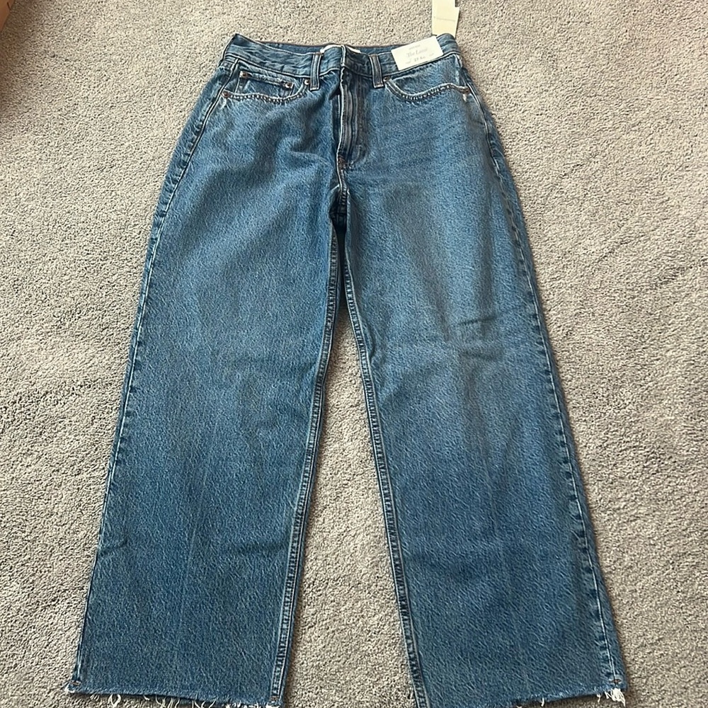 NEW WITH TAGS Abercrombie Jeans Size 4